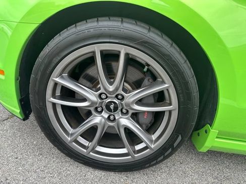 Used 2013 Ford Mustang GT Premium w/ Electronics Pkg RWD image 4