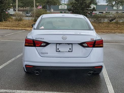 New 2025 Nissan Altima 2.5 SR image 6