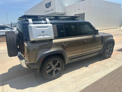 Used 2020 Land Rover Defender 110 HSE AWD/4WD image 3