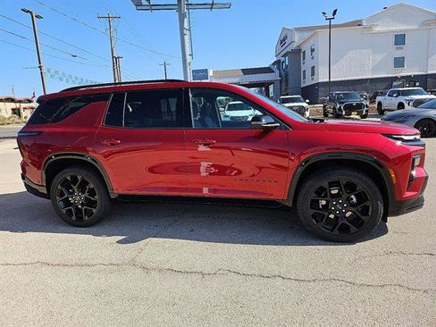 Used 2024 Chevrolet Traverse RS w/ LPO, Floor Liner Package image 6