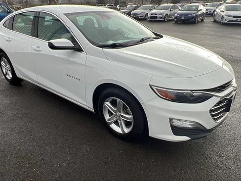 Used 2023 Chevrolet Malibu LS w/ Driver Confidence Package FWD image 3