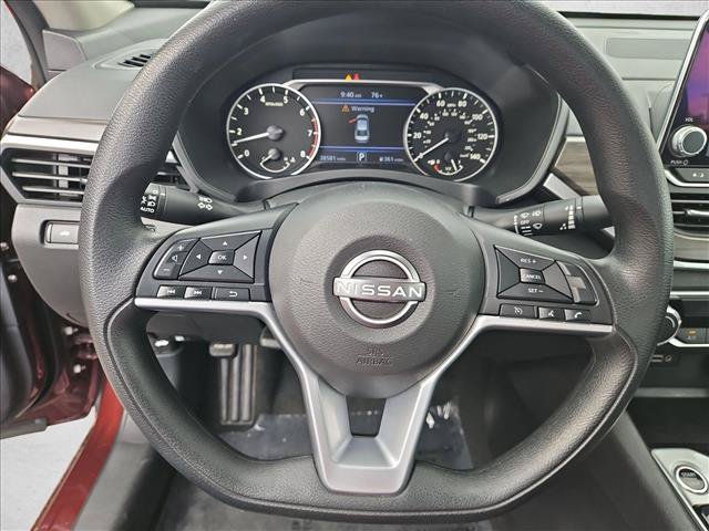 Used 2025 Nissan Altima 2.5 SV FWD image 12
