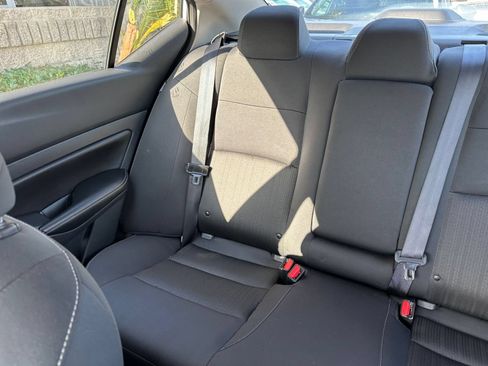 Used 2025 Nissan Altima 2.5 SV FWD image 38
