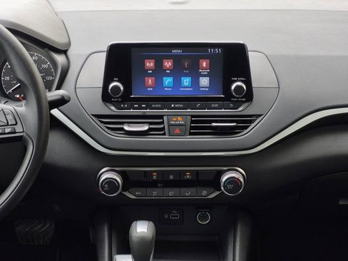 Used 2024 Nissan Altima 2.5 S image 9