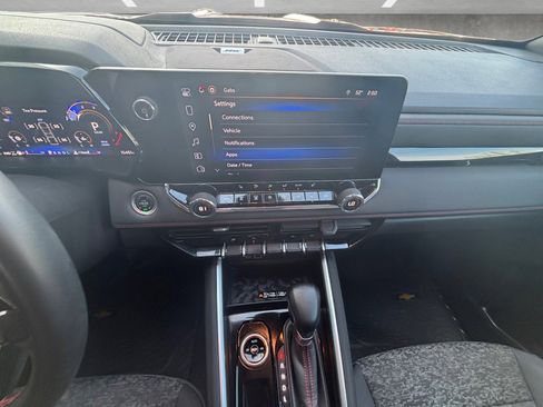 Certified 2024 Chevrolet Colorado Z71 w/ Z71 Convenience Package 2 image 3