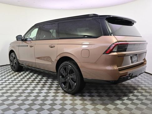 New 2026 Lincoln Navigator L Black Label AWD/4WD image 3