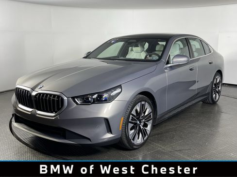 Certified 2025 BMW 540i xDrive image 1