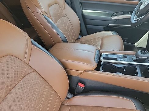 Used 2022 Nissan Pathfinder Platinum w/ Cargo Package FWD image 53