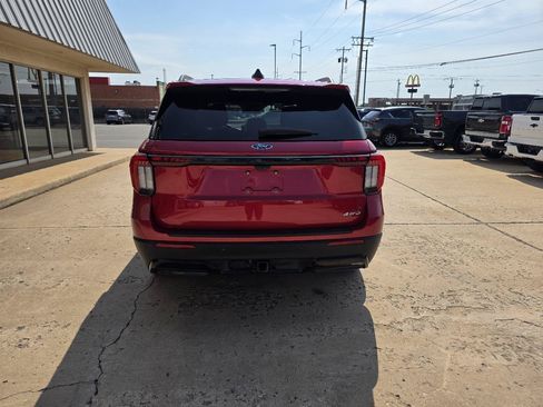 Used 2025 Ford Explorer ST-Line w/ ST-Line Street Pack AWD/4WD image 7
