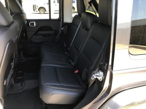 New 2025 Jeep Wrangler Unlimited Sahara w/ Safety Group AWD/4WD image 33