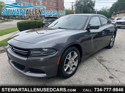 Used 2017 Dodge Charger SE AWD/4WD image 1