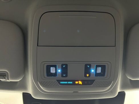 Used 2023 Ford Explorer XLT w/ Equipment Group 202A image 29