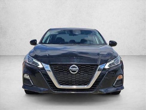 Used 2021 Nissan Altima 2.5 SV image 2