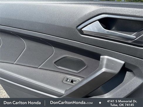 Used 2024 Volkswagen Tiguan SE image 11