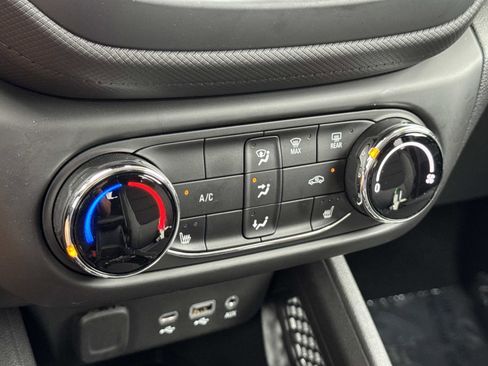 Used 2023 Chevrolet TrailBlazer LT image 28