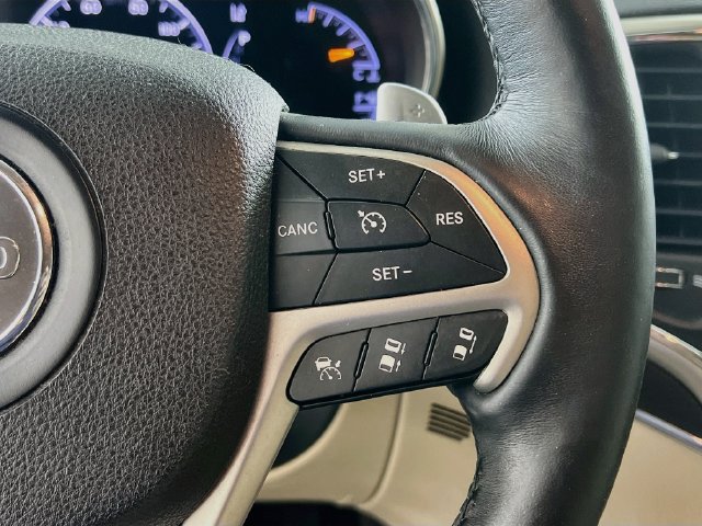 Used 2017 Jeep Grand Cherokee Limited w/ Luxury Group II RWD image 18