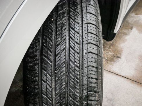 Used 2025 Lexus RX 350 Premium w/ Accessory Package (Z1) image 12