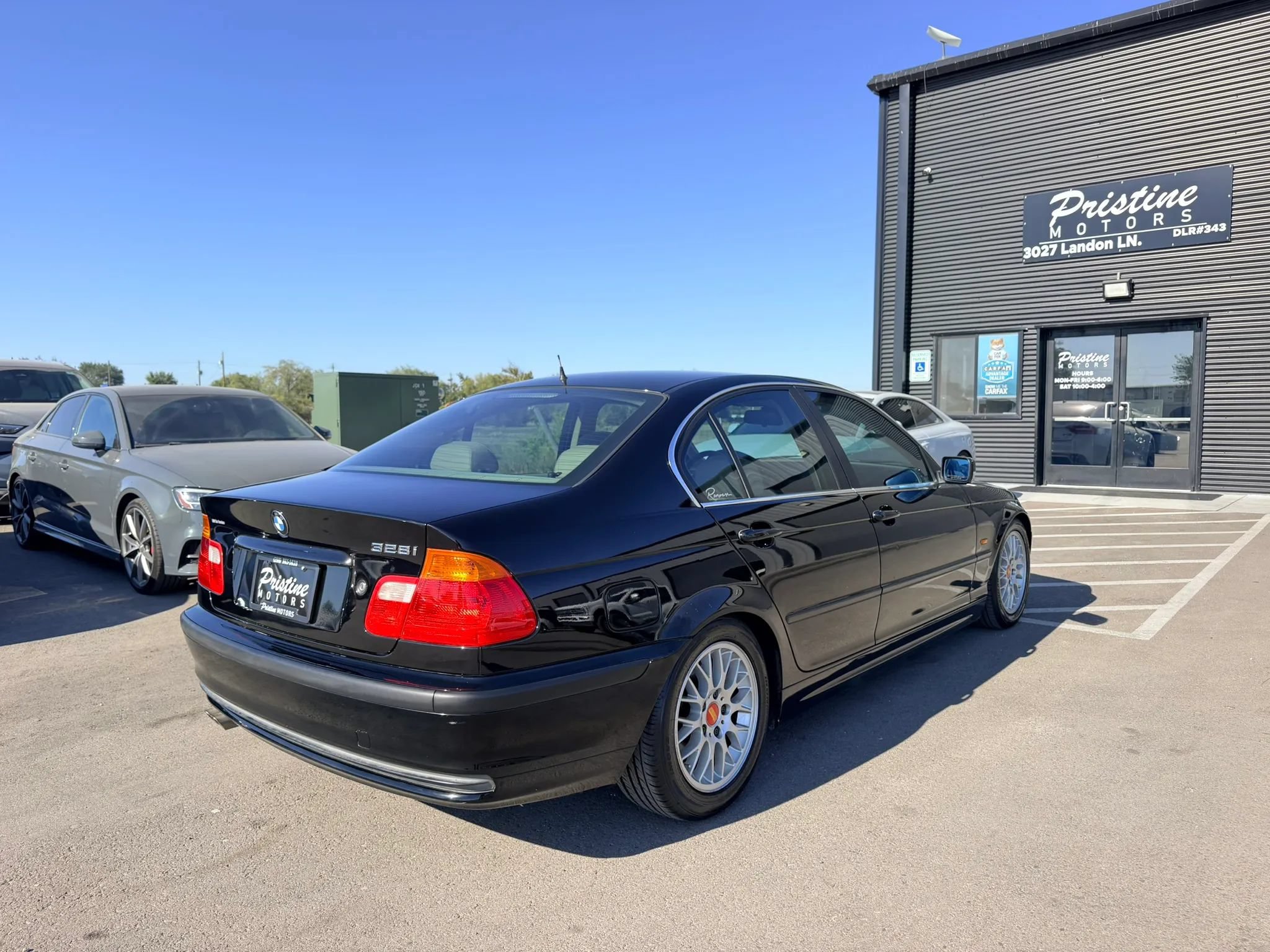 Used 2000 BMW 328i Sedan RWD image 4