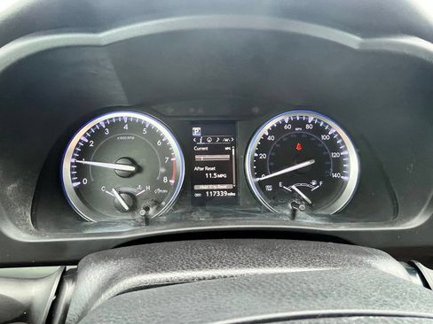 Used 2018 Toyota Highlander XLE FWD image 12