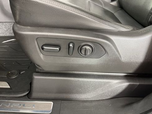 Used 2021 GMC Sierra 1500 Denali w/ Denali Ultimate Package image 22