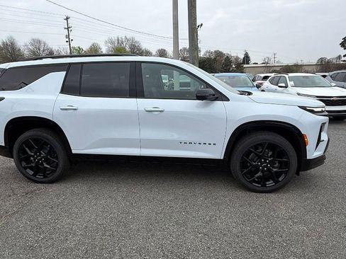 New 2026 Chevrolet Traverse RS image 4