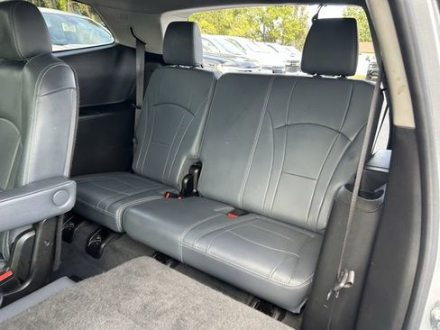 Used 2021 Buick Enclave Essence w/ Sound and Sites Package image 16