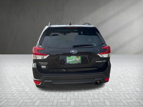 Used 2023 Subaru Forester Premium image 4