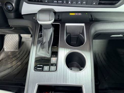 Used 2025 Toyota Sienna XLE w/ XLE Plus Package AWD/4WD image 34