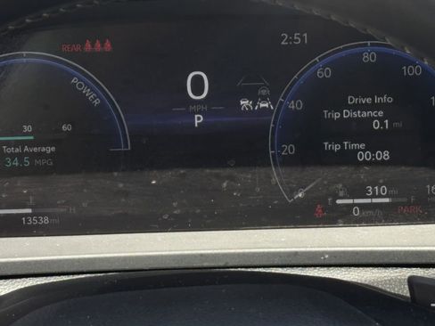 Used 2025 Toyota Crown Signia AWD/4WD image 17
