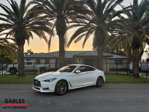 Used 2017 INFINITI Q60 2.0t image 7