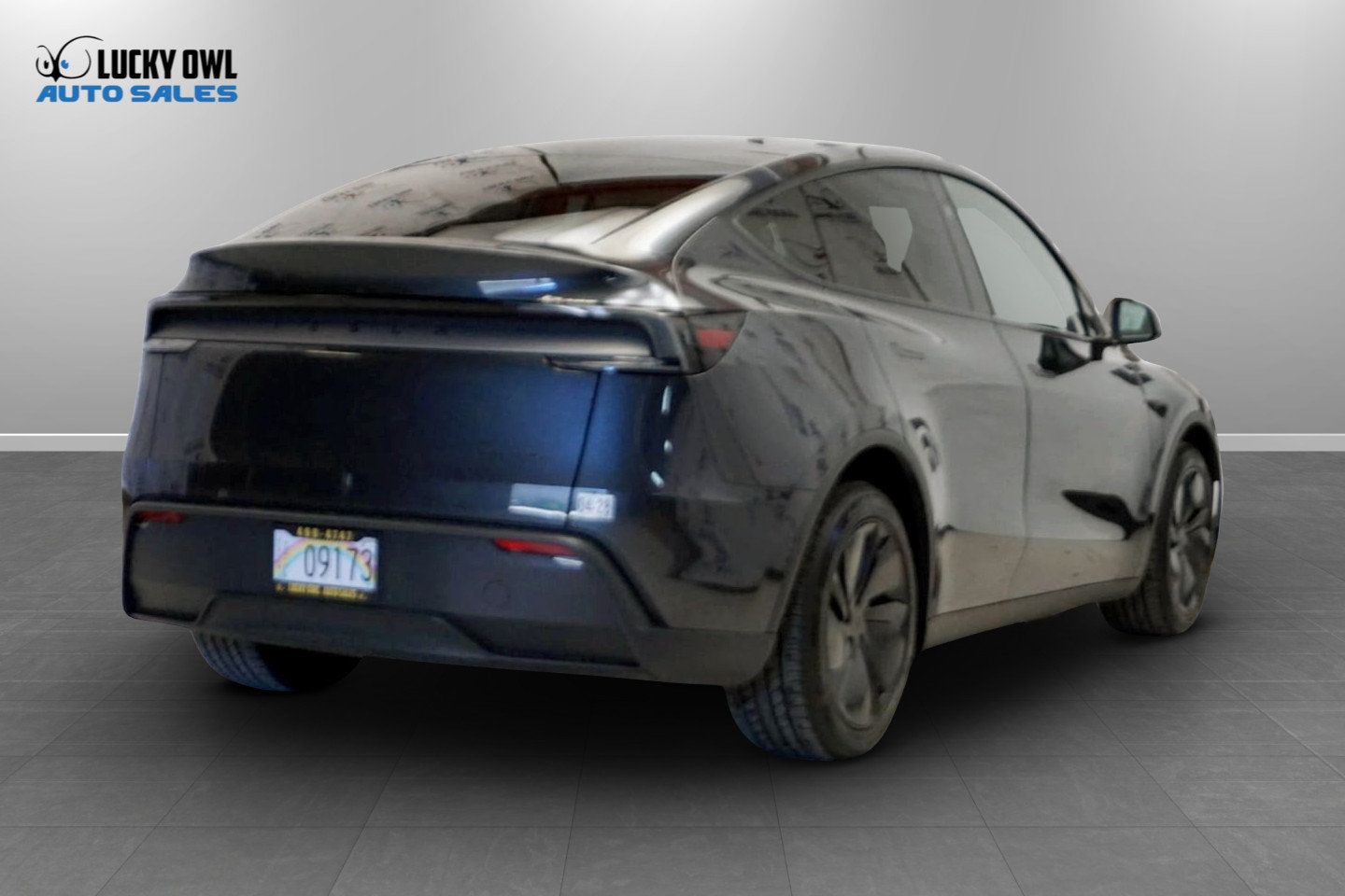 Used 2026 Tesla Model Y AWD image 4