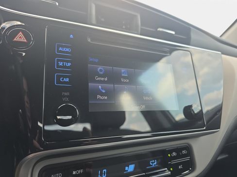 Used 2018 Toyota Corolla LE FWD image 21