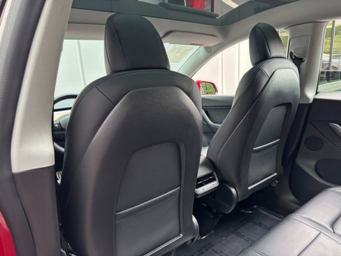 Used 2022 Tesla Model Y Performance AWD/4WD image 34