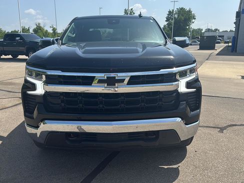 Used 2023 Chevrolet Silverado 1500 LT w/ Z71 Off-Road Package AWD/4WD image 8