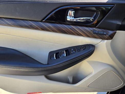 Used 2016 Nissan Maxima Platinum image 15