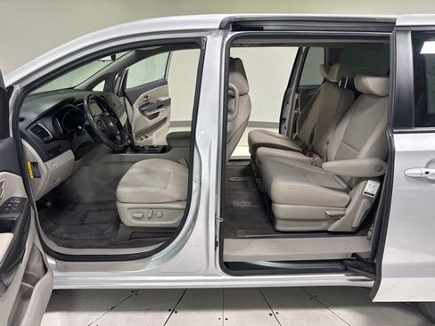 Used 2020 Kia Sedona LX FWD image 9