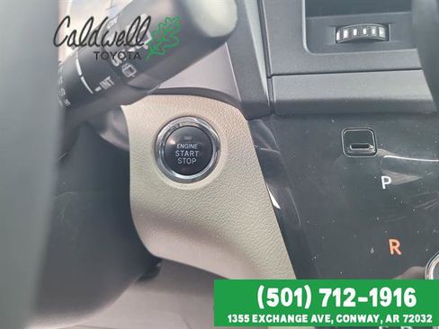 Used 2017 Toyota Sienna XLE Premium FWD image 19