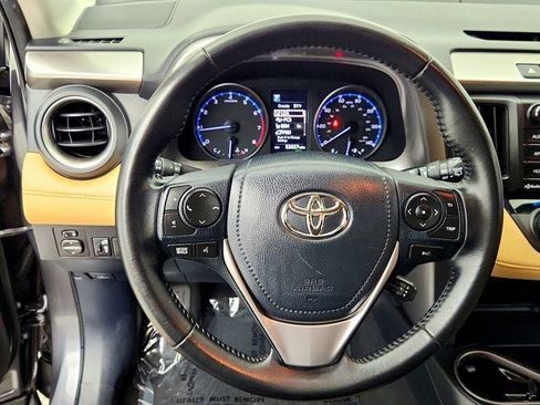 Used 2018 Toyota RAV4 XLE FWD image 14