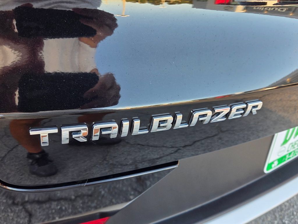 Certified 2023 Chevrolet TrailBlazer LT FWD image 9