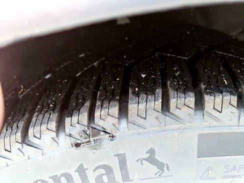 Used 2021 Tesla Model Y Performance image 14