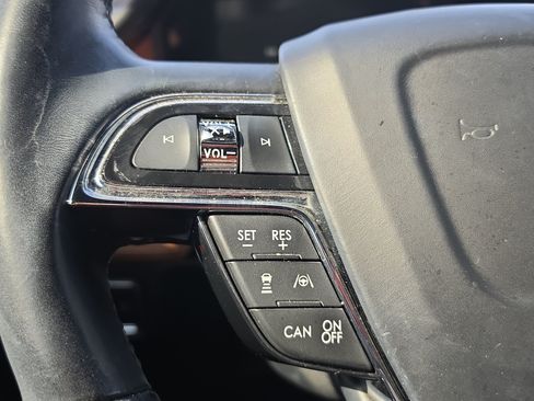 Used 2022 Lincoln Nautilus Reserve AWD/4WD image 13