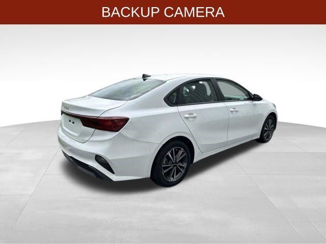 Used 2023 Kia Forte LXS FWD image 7
