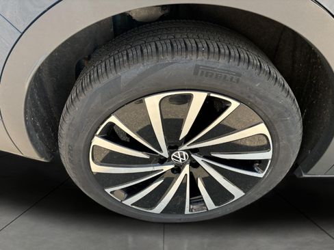 Used 2023 Volkswagen ID.4 Pro AWD/4WD image 8