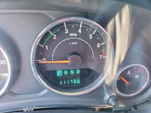 Used 2013 Jeep Wrangler Unlimited Sahara w/ Connectivity Group AWD/4WD image 16
