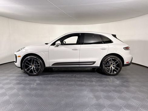Certified 2024 Porsche Macan AWD/4WD image 2