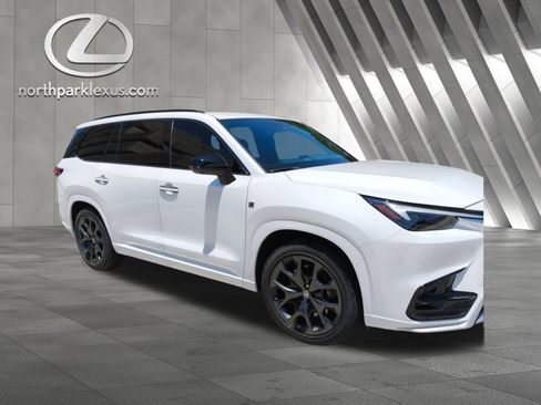 Used 2026 Lexus TX 500h AWD w/ Technology Package image 5