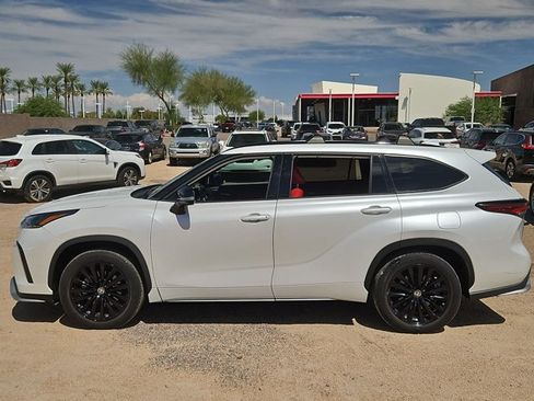 Used 2024 Toyota Highlander XSE AWD/4WD image 10