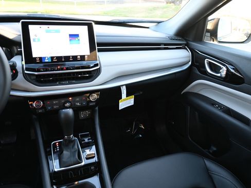 New 2026 Jeep Compass Limited w/ Sun, Sound & Navigation Group image 16