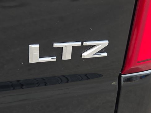 Used 2025 Chevrolet Silverado 1500 LTZ w/ Technology Package image 33