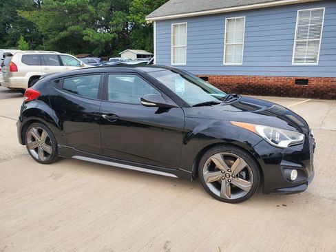 Used 2014 Hyundai Veloster Turbo FWD image 3